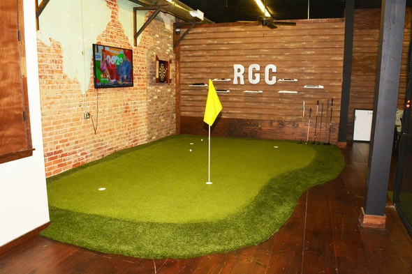 Vancouver Indoor Putting Green